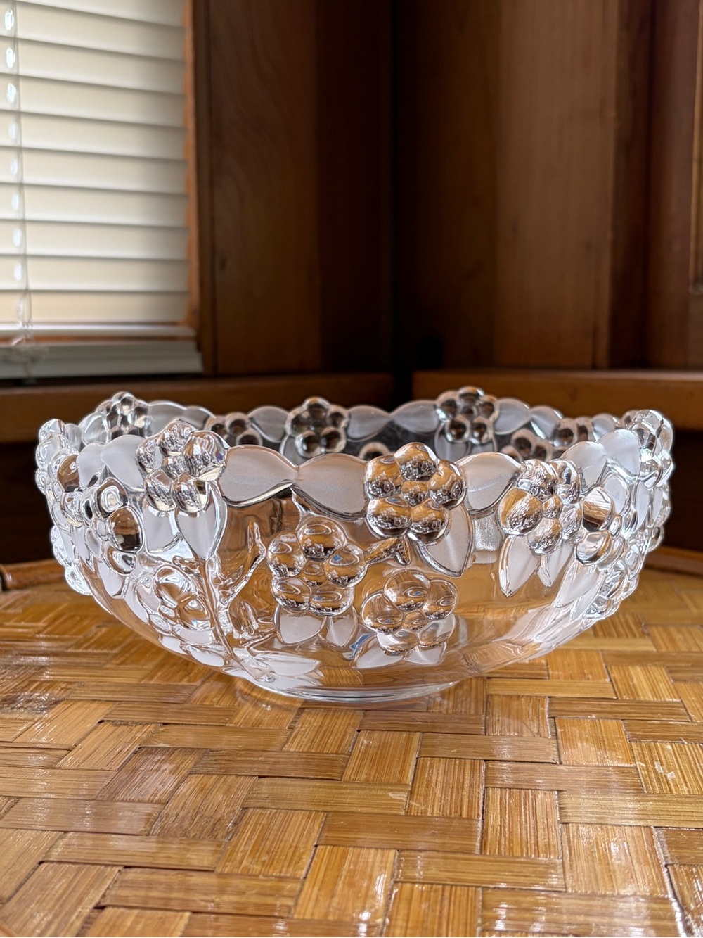 Mikasa Celebrations Carmen Crystal Fruit Bowl 8.75” Germany Frosted Floral Glass